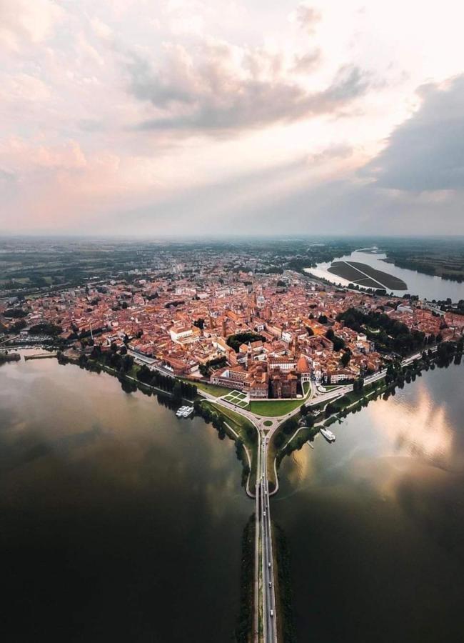Pace, Luminosita E Comodita A Due Passi Dal Garda Вольта-Мантована Экстерьер фото
